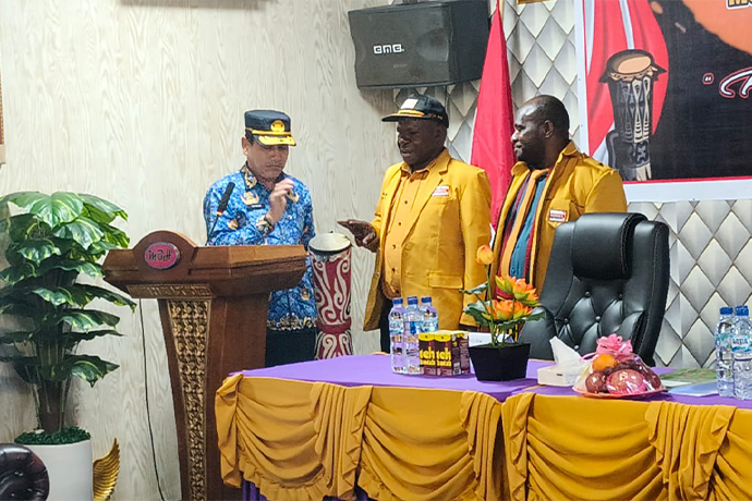 3234Nabire-Tuan-Rumah-Muscab-Serentak-DPC-Partai-Hanura-se-Papua-Tenga