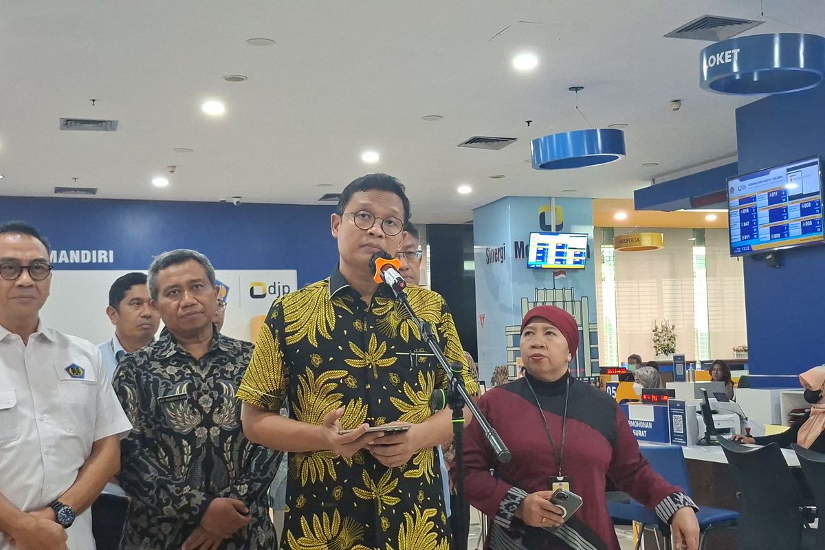 Direktur Jenderal Pajak Bimo Wijayanto dalam Konpers di KPP Madya Jakarta Pusat pada Kamis (30/4/2026